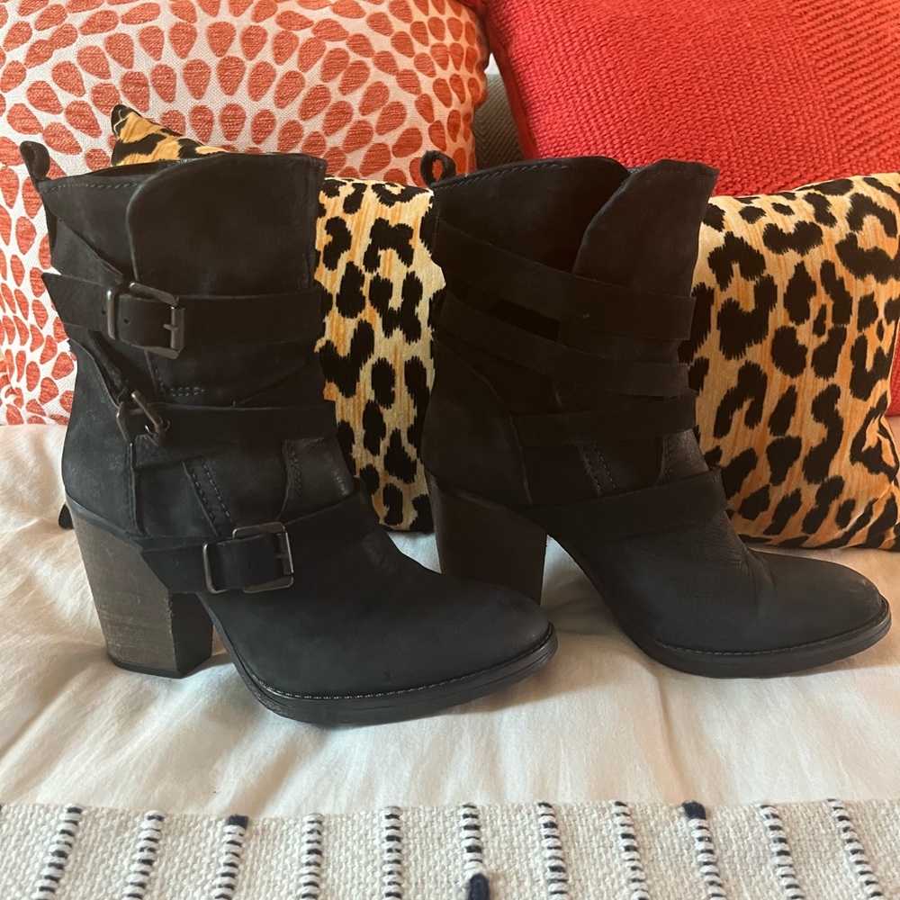 Steven Madden Yale booties